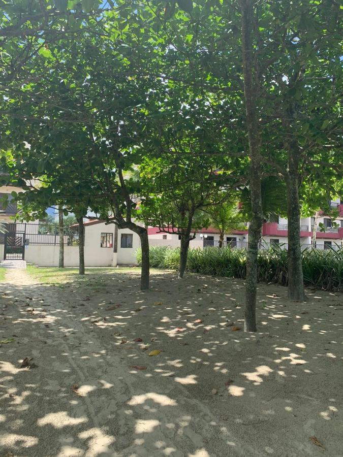 Condomínio Maitinga. (Pé na areia) Bertioga Exterior foto