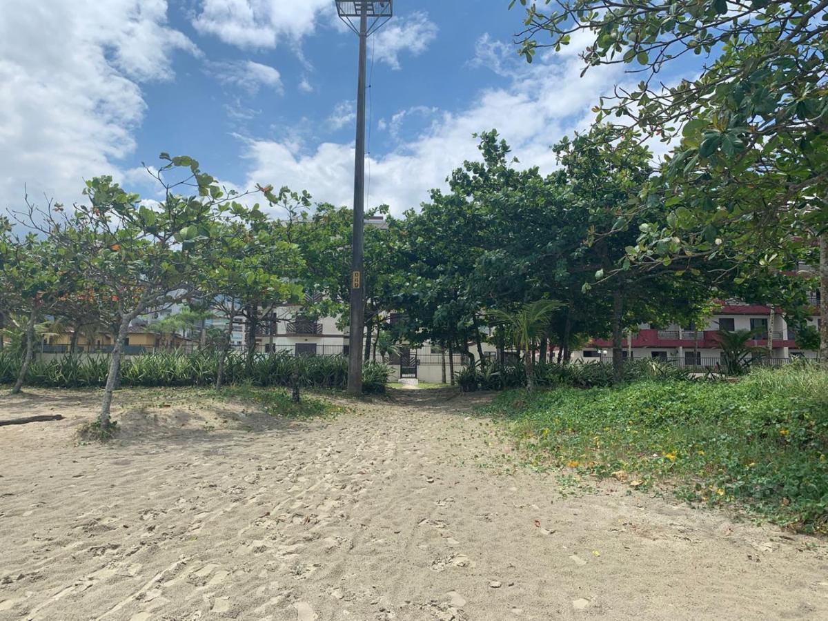 Condomínio Maitinga. (Pé na areia) Bertioga Exterior foto