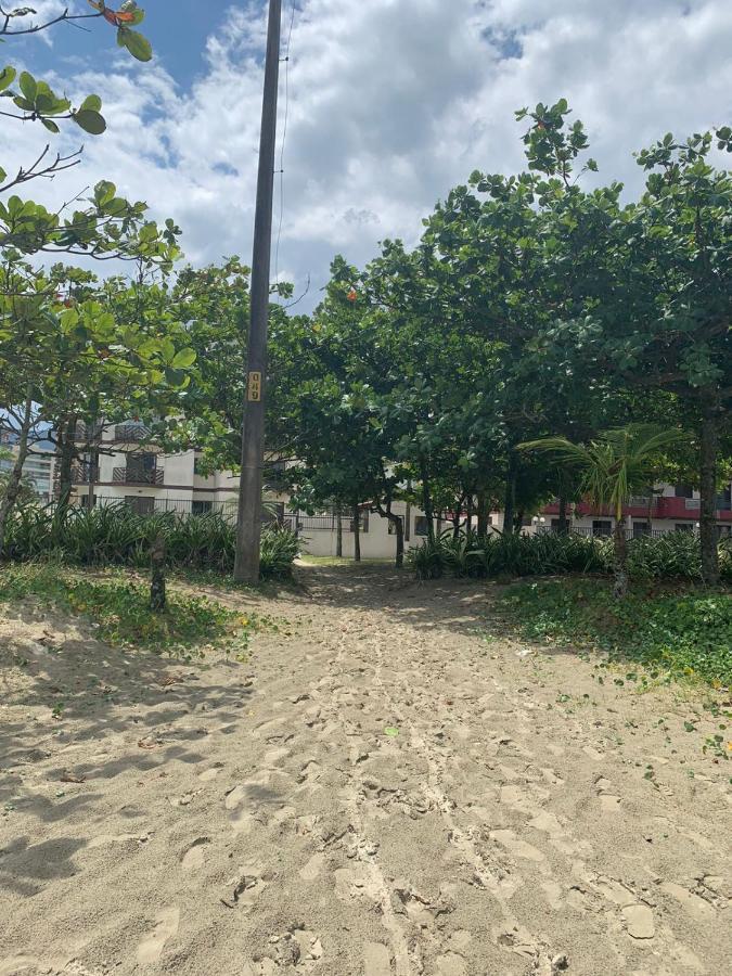Condomínio Maitinga. (Pé na areia) Bertioga Exterior foto